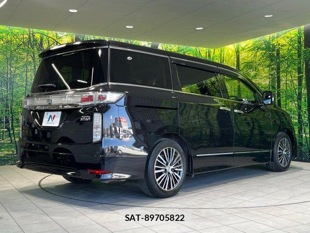 Nissan ELGRAND 2015-10 7058402-17