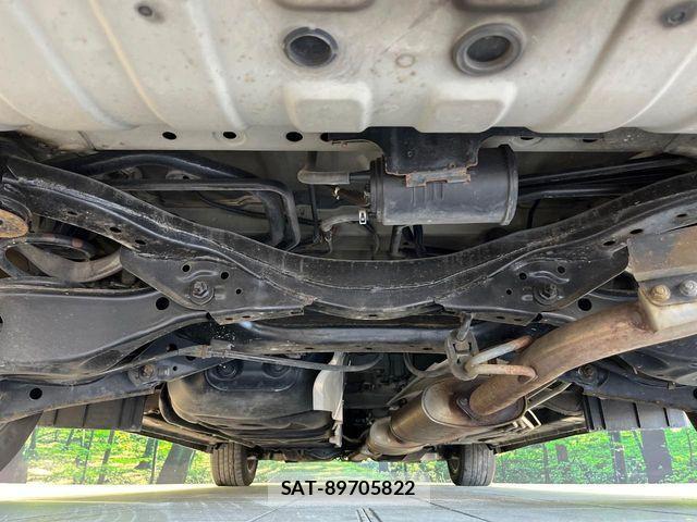 Nissan ELGRAND 2015-10 7058402-19