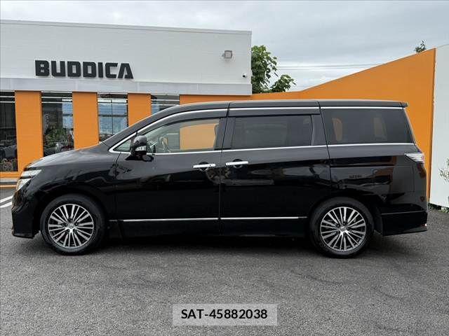 Nissan ELGRAND 2017-08 7058401-10