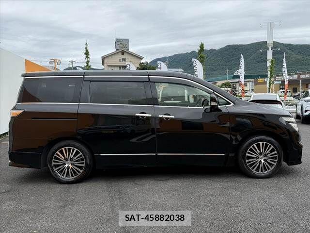 Nissan ELGRAND 2017-08 7058401-11