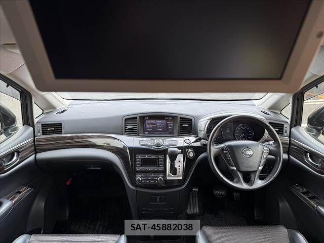 Nissan ELGRAND 2017-08 7058401-1