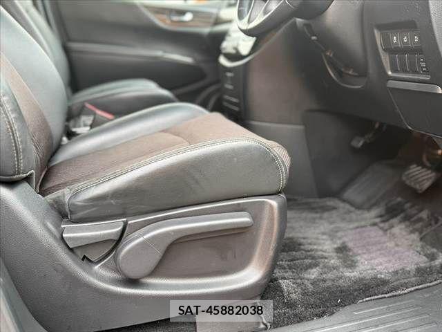 Nissan ELGRAND 2017-08 7058401-20