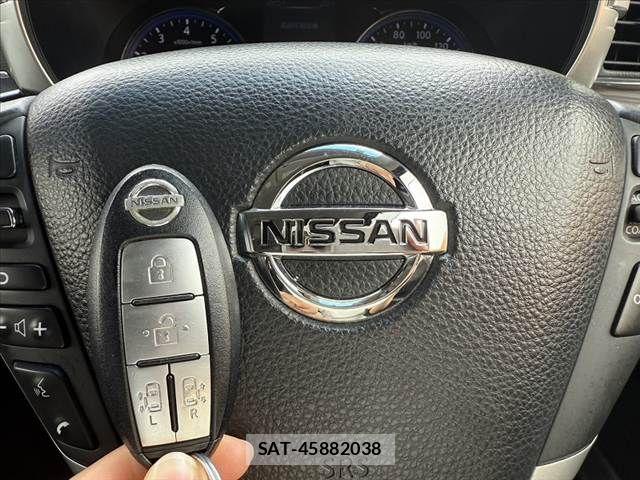 Nissan ELGRAND 2017-08 7058401-3