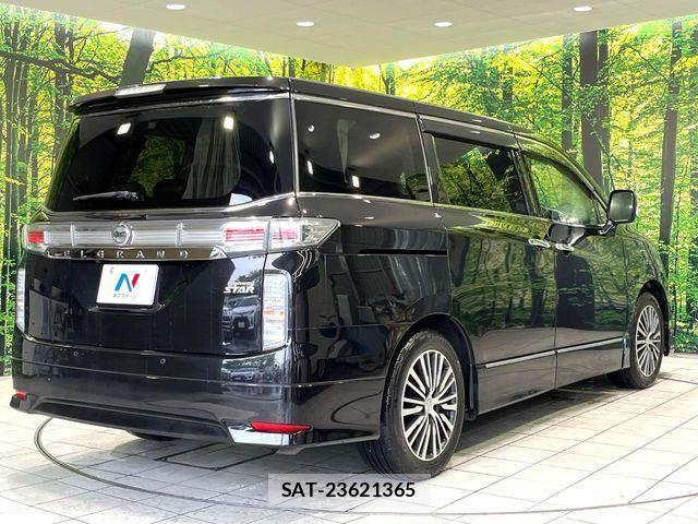 Nissan ELGRAND 2018-12 7058398-16