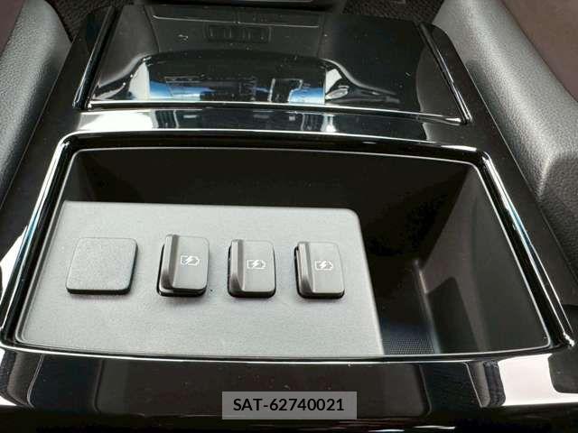 Nissan ELGRAND 2025-07 7058396-11