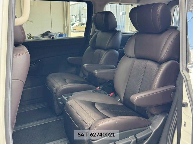 Nissan ELGRAND 2025-07 7058396-17