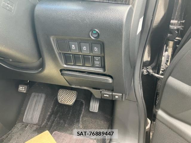 Nissan ELGRAND 2014-01 7058408-12