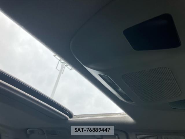 Nissan ELGRAND 2014-01 7058408-23