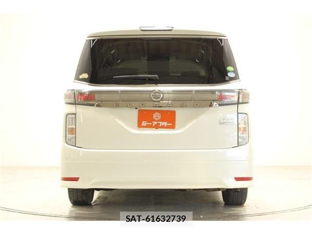 Nissan ELGRAND 2015-12 7218086-10