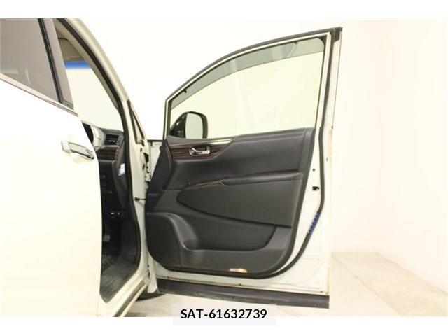 Nissan ELGRAND 2015-12 7218086-28