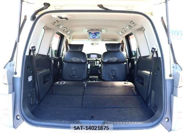 Nissan ELGRAND 2012-02 7218069-12