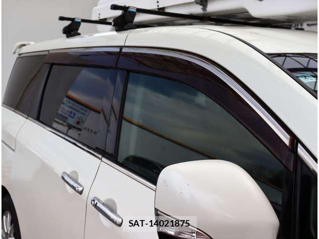 Nissan ELGRAND 2012-02 7218069-27