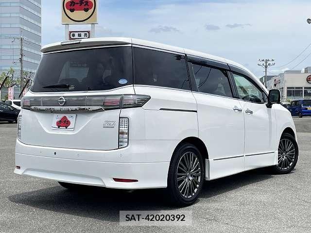 Nissan ELGRAND 2021-02 7218091-2