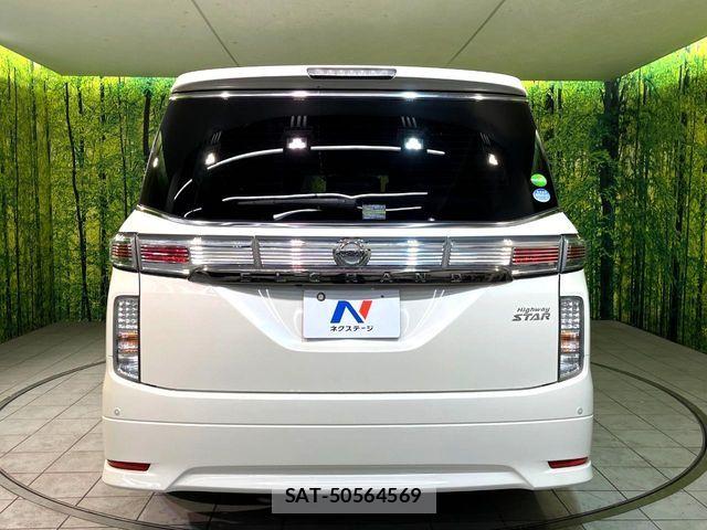 Nissan ELGRAND 2017-09 7218089-14