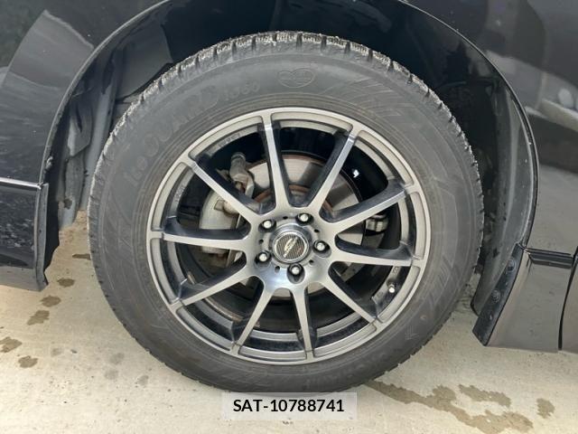 Nissan ELGRAND 2018-08 7218095-11