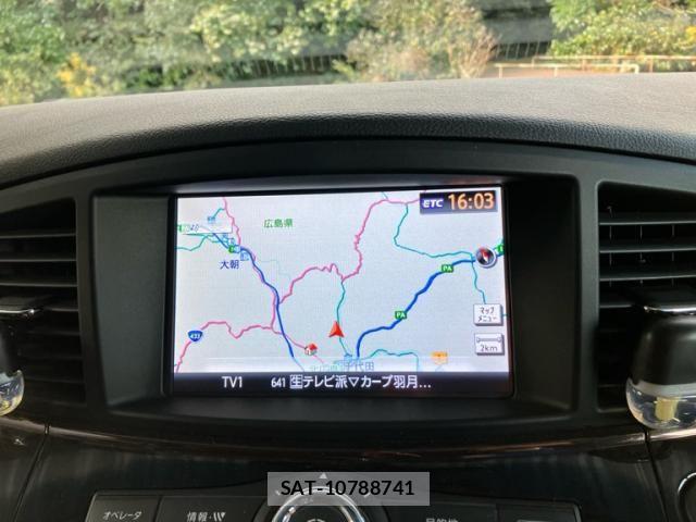 Nissan ELGRAND 2018-08 7218095-21
