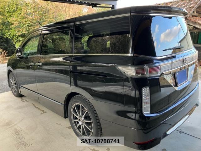 Nissan ELGRAND 2018-08 7218095-2