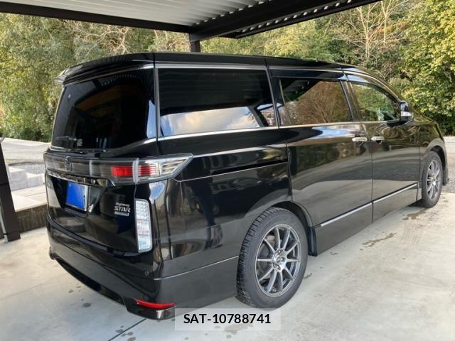 Nissan ELGRAND 2018-08 7218095-3