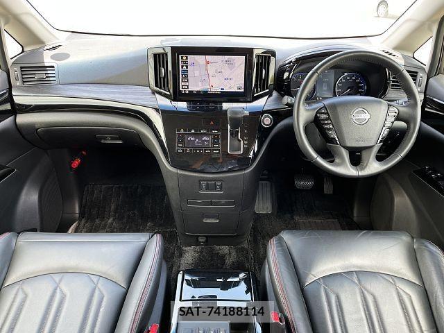 Nissan ELGRAND 2021-03 7218092-1