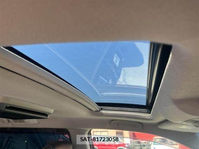 Nissan ELGRAND 2010-11 7218064-11