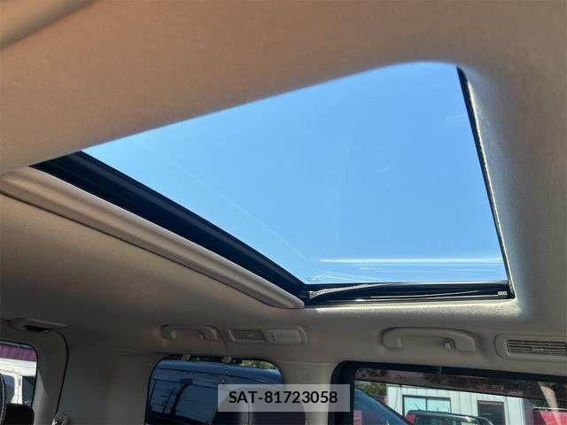 Nissan ELGRAND 2010-11 7218064-12