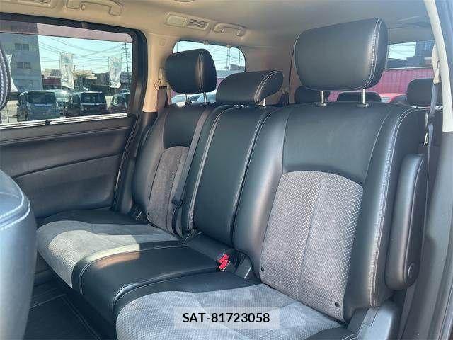 Nissan ELGRAND 2010-11 7218064-16