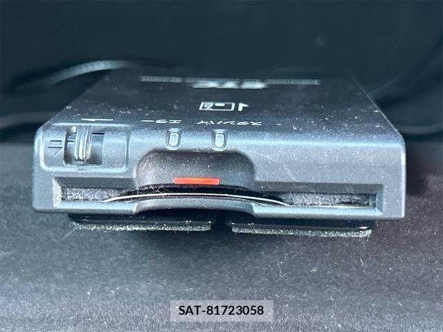 Nissan ELGRAND 2010-11 7218064-24