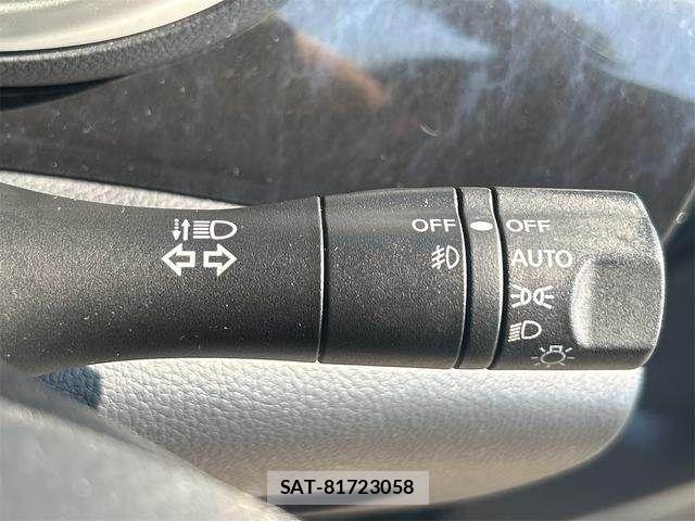 Nissan ELGRAND 2010-11 7218064-25