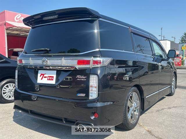 Nissan ELGRAND 2010-11 7218064-4