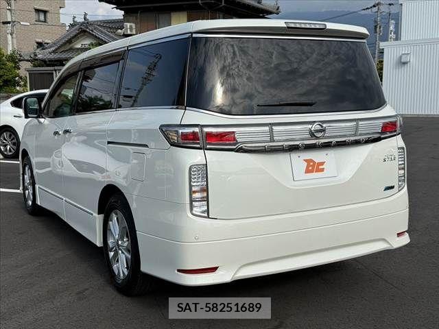 Nissan ELGRAND 2012-05 7218070-12