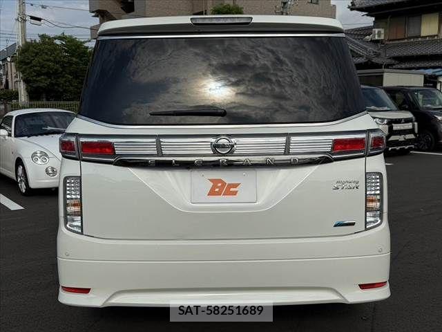 Nissan ELGRAND 2012-05 7218070-13