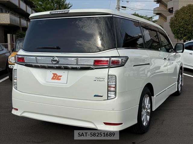 Nissan ELGRAND 2012-05 7218070-14