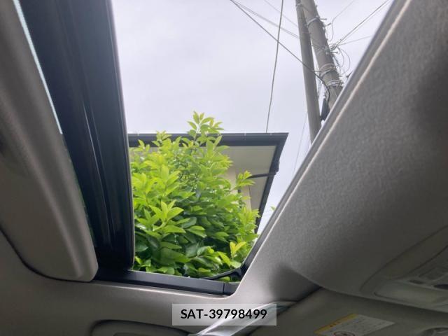 Nissan ELGRAND 2010-12 7218068-16