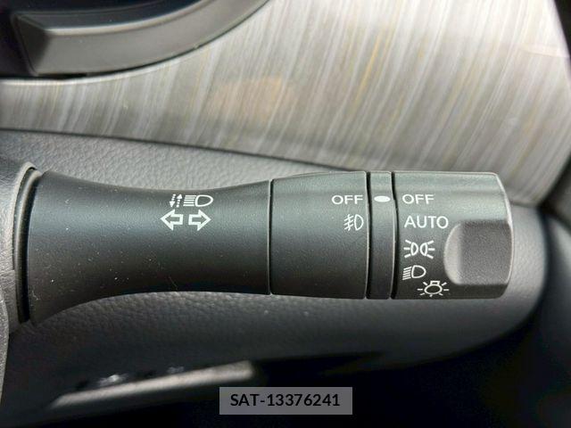 Nissan ELGRAND 2019-01 7218094-15