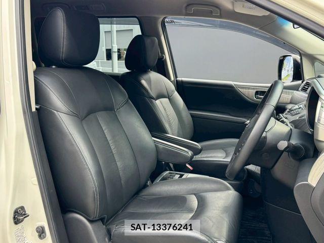 Nissan ELGRAND 2019-01 7218094-16