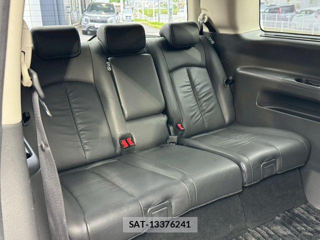 Nissan ELGRAND 2019-01 7218094-20