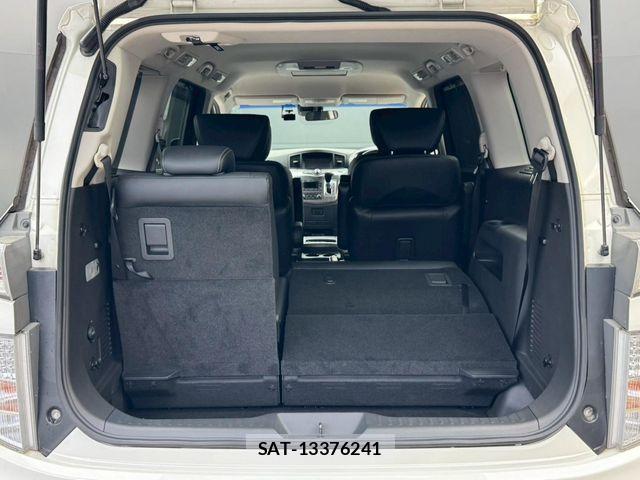 Nissan ELGRAND 2019-01 7218094-22