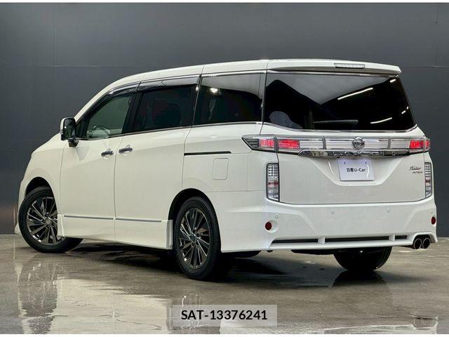 Nissan ELGRAND 2019-01 7218094-28
