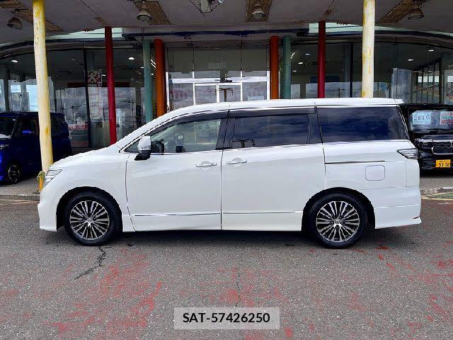 Nissan ELGRAND 2018-01 7218090-13