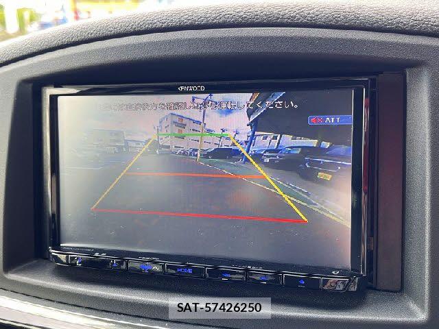 Nissan ELGRAND 2018-01 7218090-15