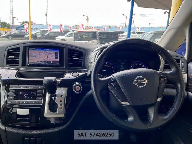 Nissan ELGRAND 2018-01 7218090-1