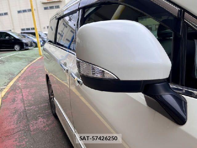 Nissan ELGRAND 2018-01 7218090-25