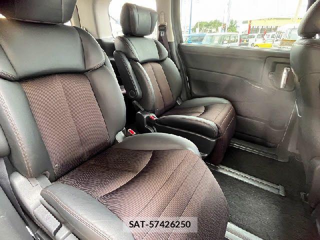 Nissan ELGRAND 2018-01 7218090-3