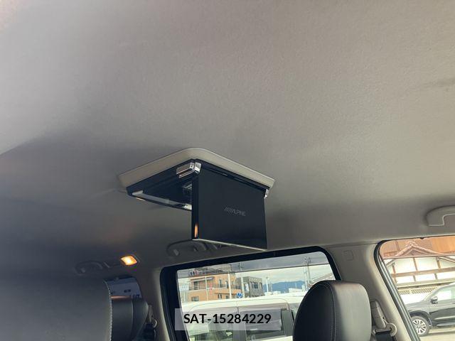 Nissan ELGRAND 2012-02 7218082-9