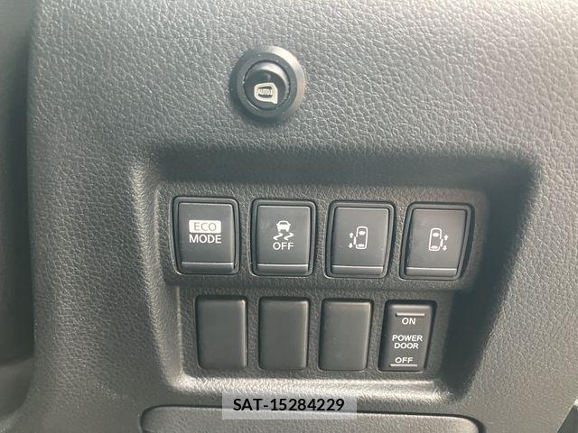 Nissan ELGRAND 2012-02 7218082-15