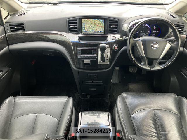 Nissan ELGRAND 2012-02 7218082-1