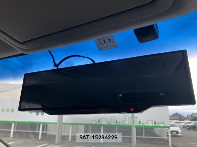 Nissan ELGRAND 2012-02 7218082-19