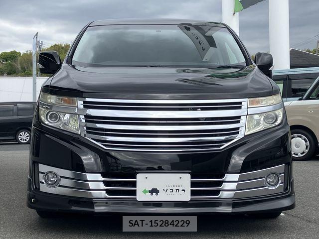 Nissan ELGRAND 2012-02 7218082-26