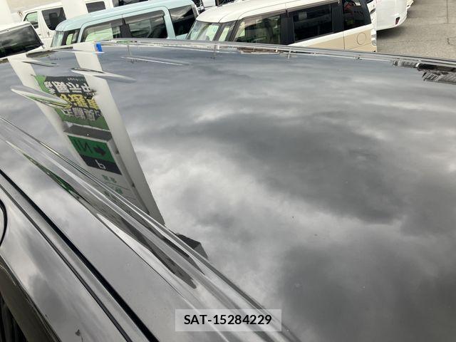 Nissan ELGRAND 2012-02 7218082-27