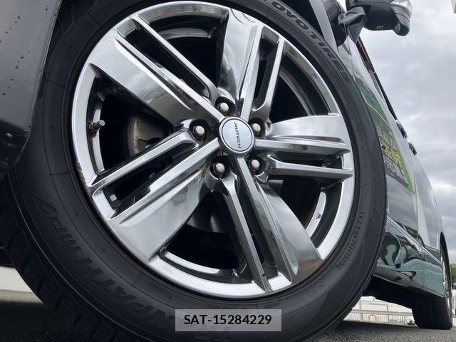 Nissan ELGRAND 2012-02 7218082-28